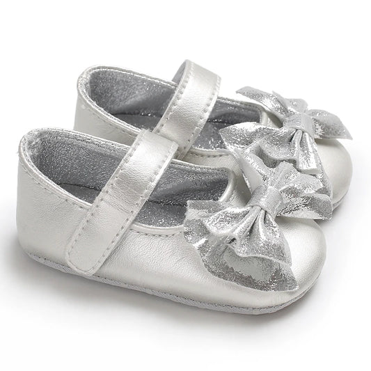 Lacy Silver Bow Pre-Walkers