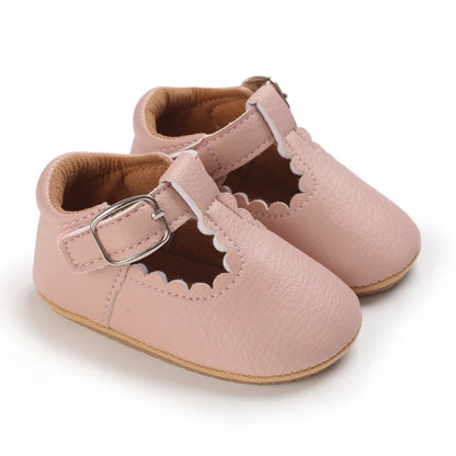 Cute pink baby sandals with faux buckle – ideal for early walking